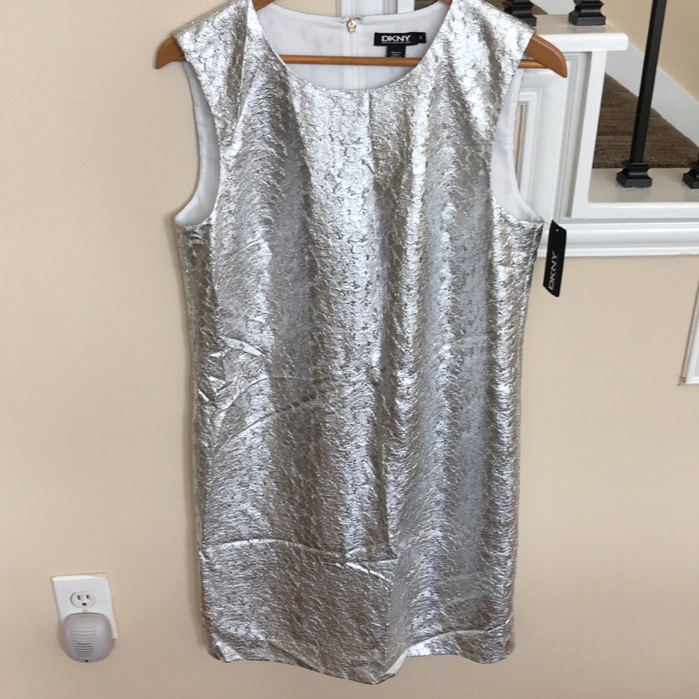 ⭐️ DKNY Silver size M